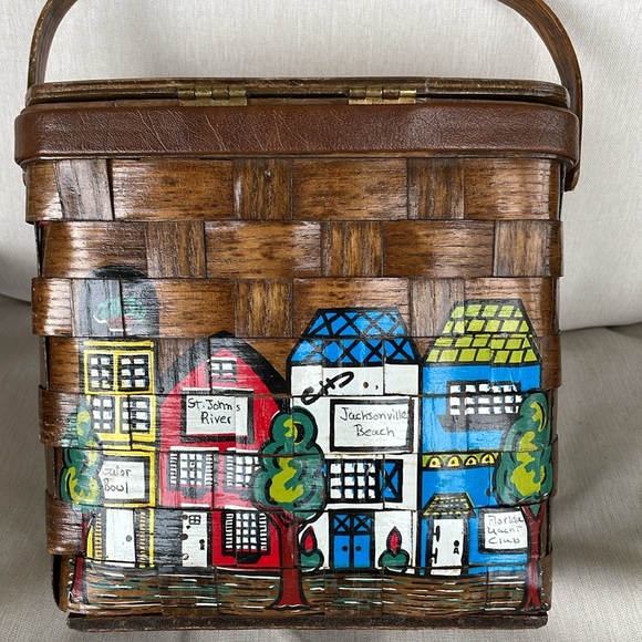 Caro Nan Vintage Wood Painted Basket Purse  with Colorful City Design - Picture 7 of 13